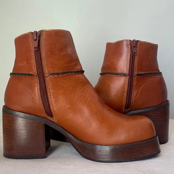 FRYE Vintage Y2K Villager Zip Platform Chunky Square Toe Ankle Bootie Boots